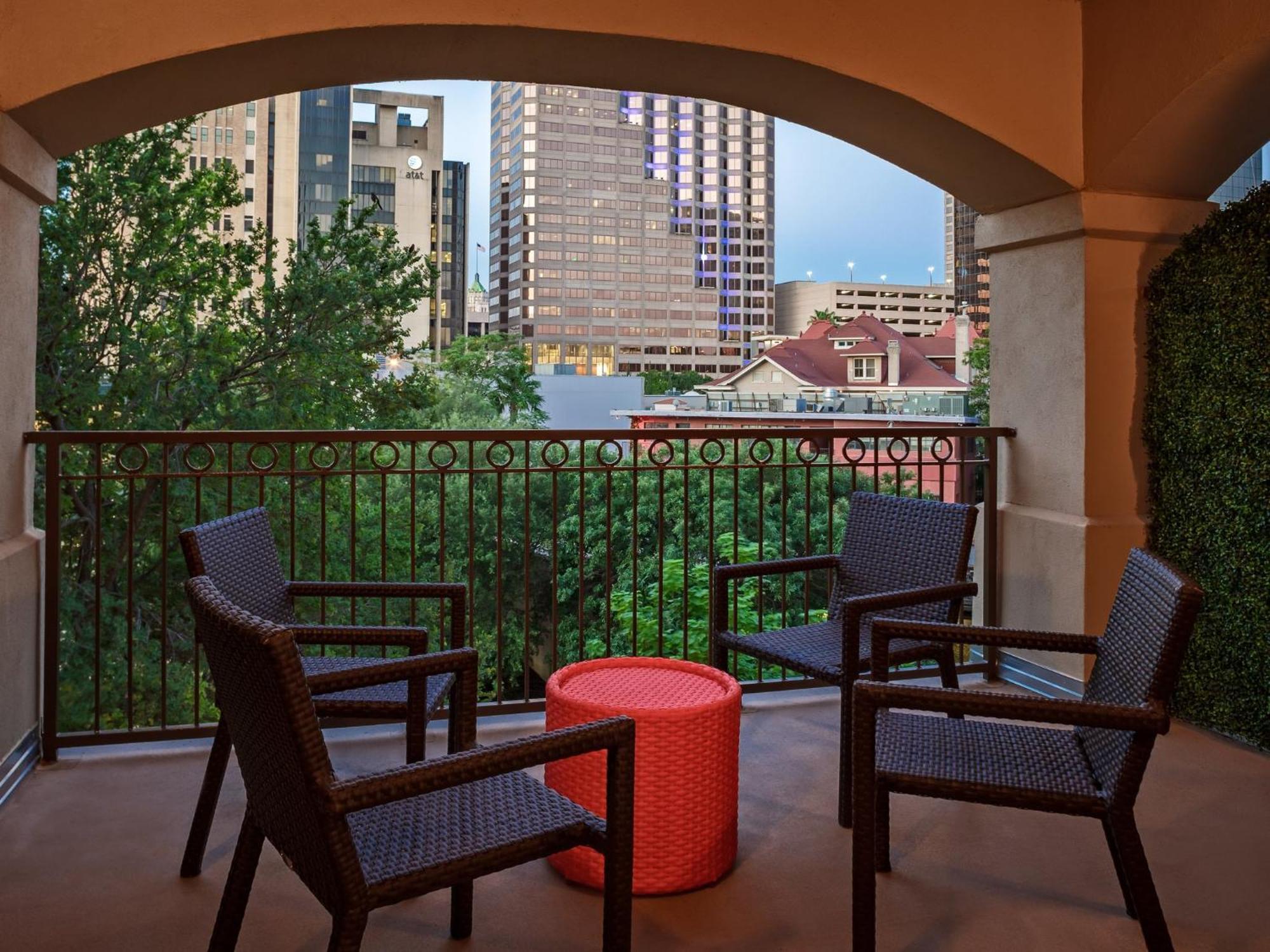 Hotel Indigo San Antonio Riverwalk By Ihg Экстерьер фото
